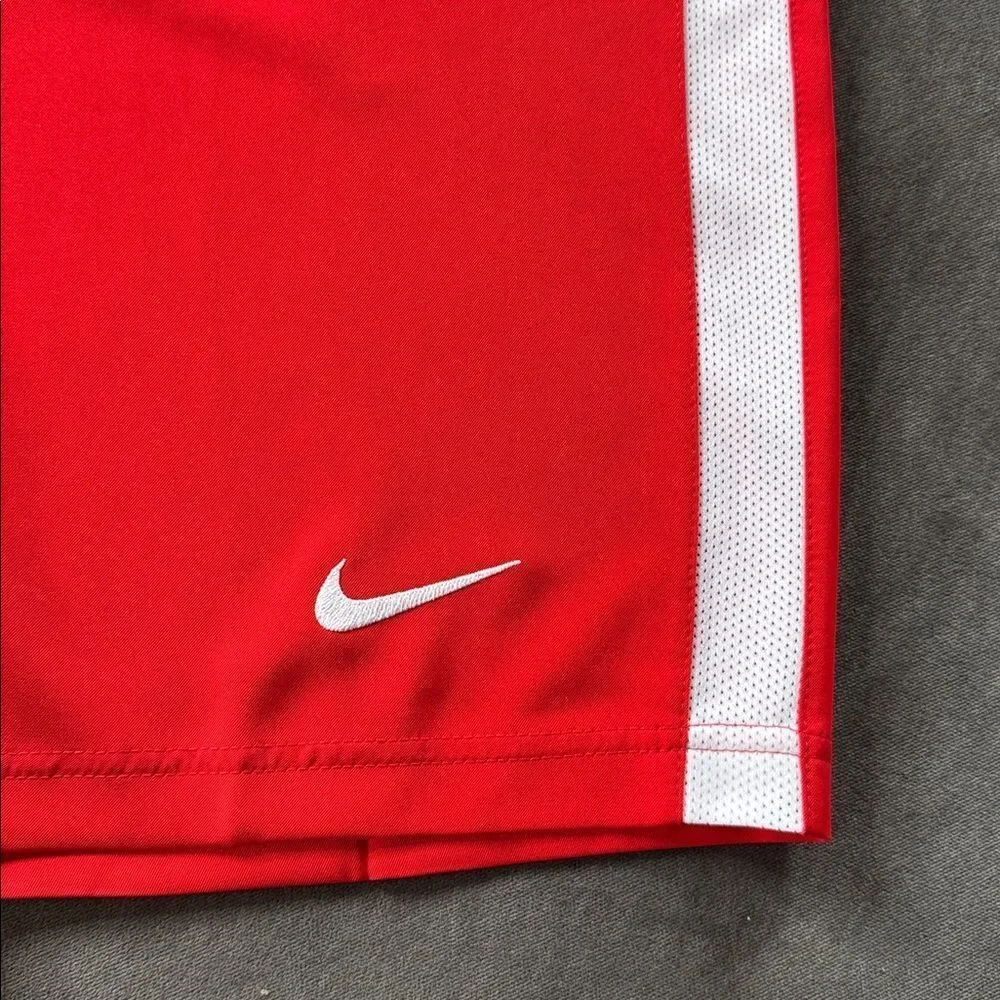 Nike Youth Unisex Red Sport Shorts Dry 894129-657 Size XL NWT